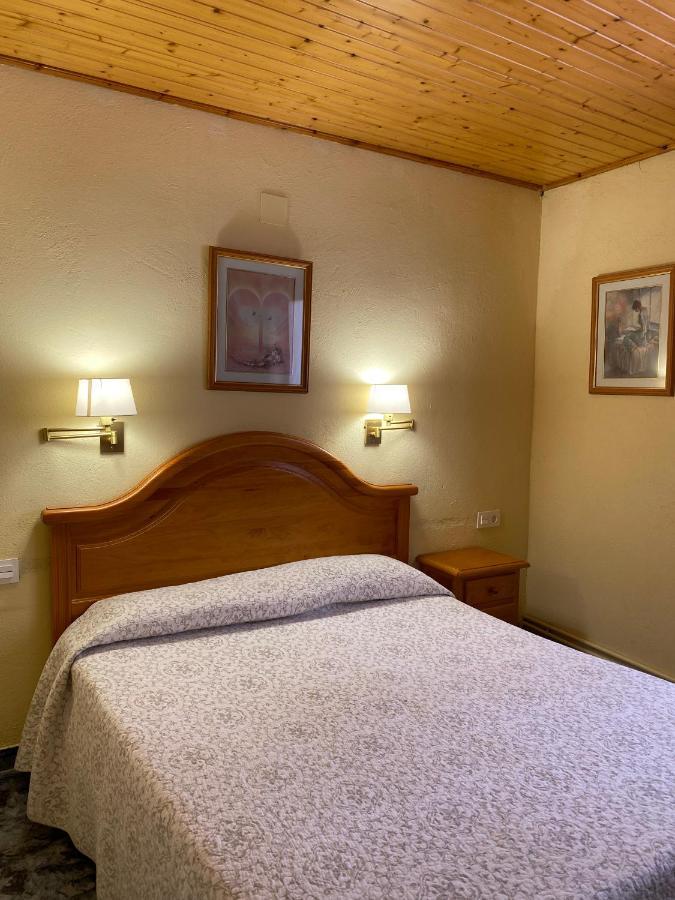 Hotel Rural Cal Amadeu Vilanova de Escornalbou 外观 照片