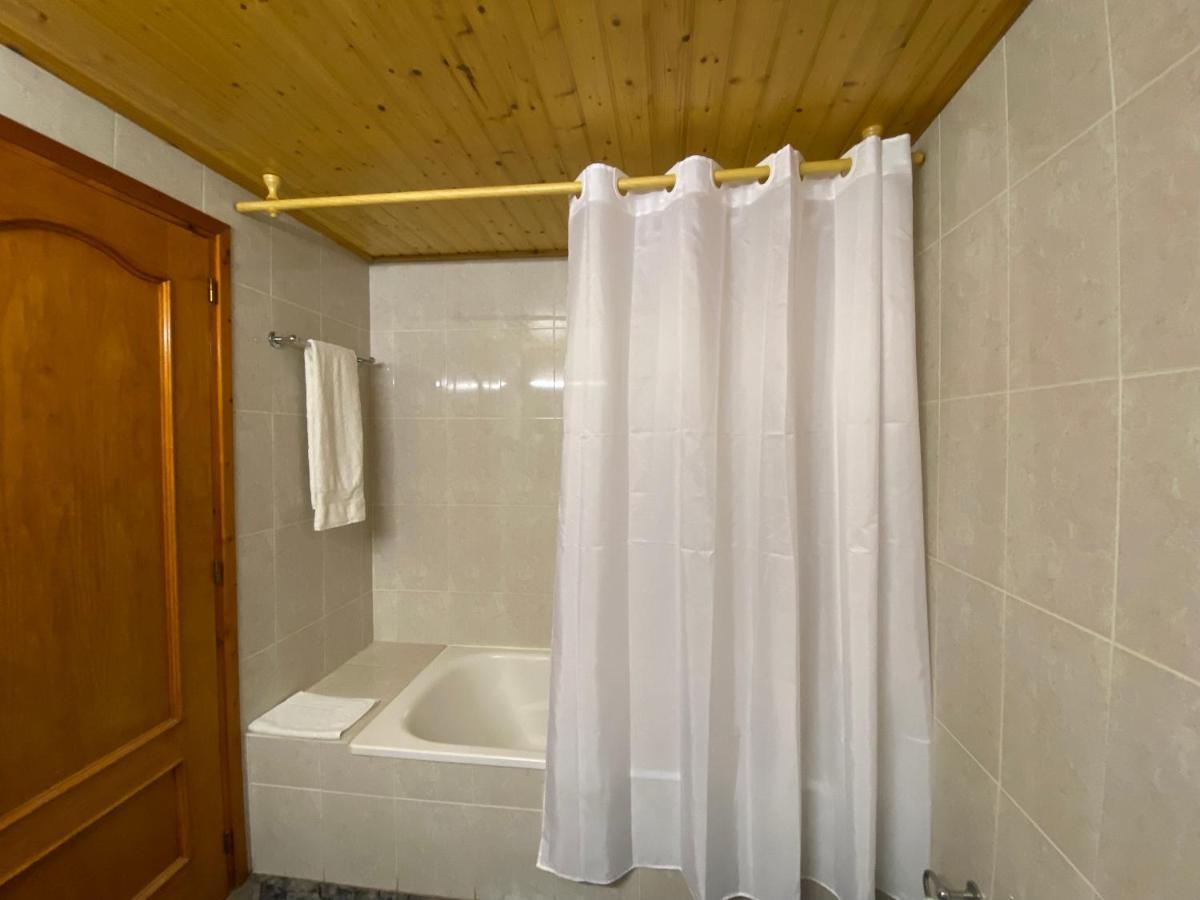 Hotel Rural Cal Amadeu Vilanova de Escornalbou 外观 照片